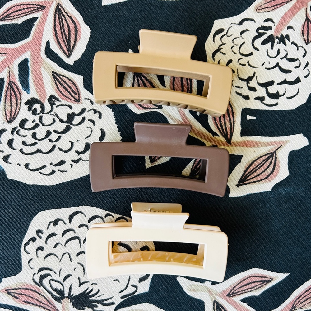 Nude Colored Rectangle Claw Clip Set of Three - Picture 2 of 11